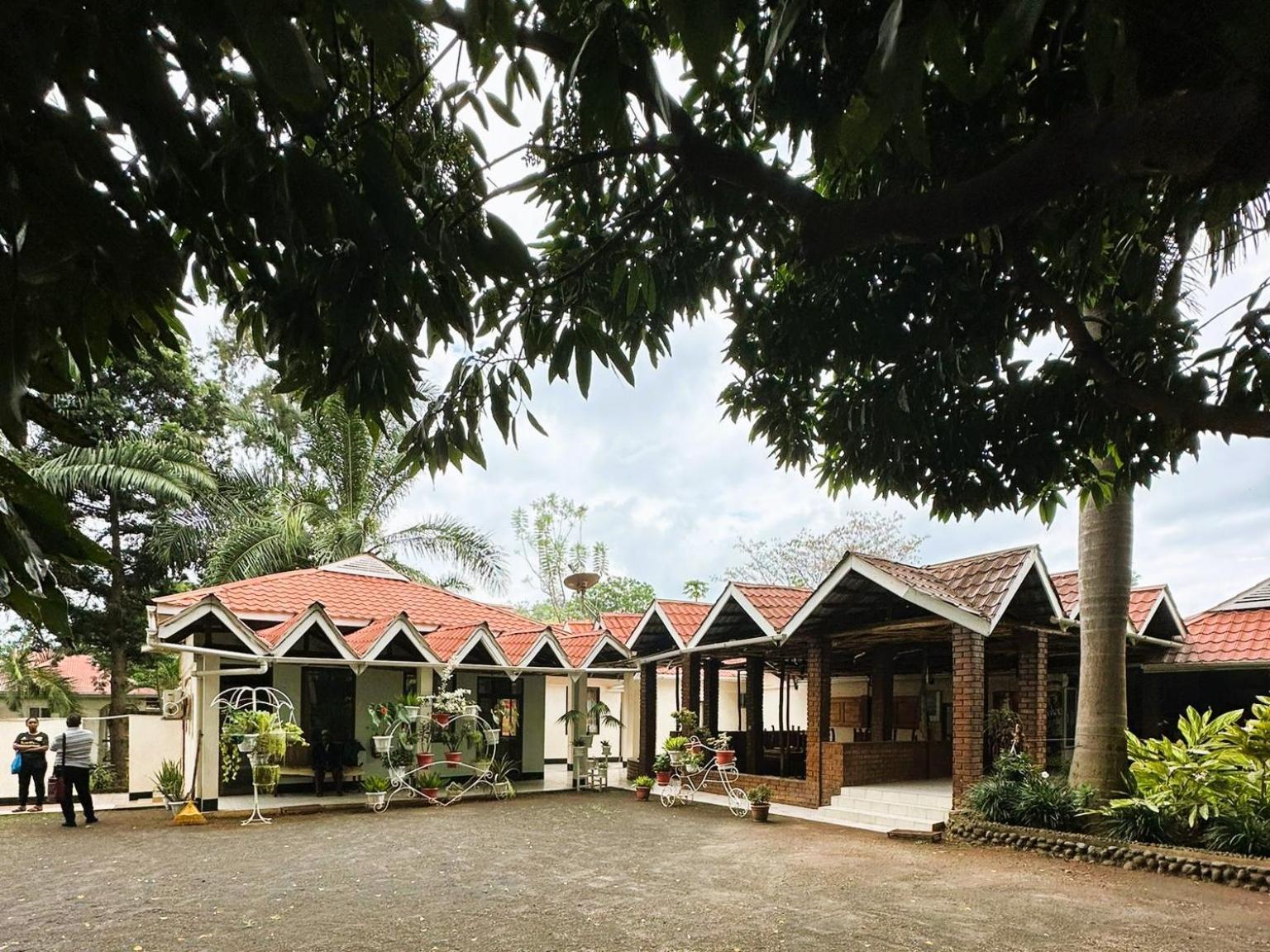 Home Feeling Neneu Lodge Moshi Buitenkant foto