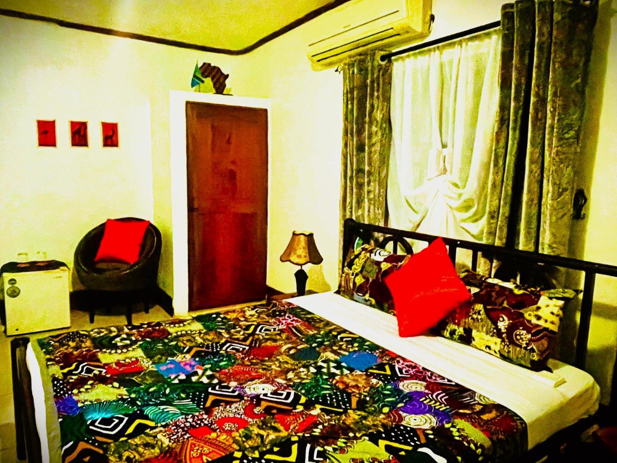 Home Feeling Neneu Lodge Moshi Buitenkant foto